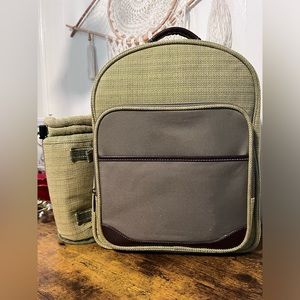 Hampton Picnic at Ascot Backpack -Bottle Cooler Cheese Board Flatware Set for 4